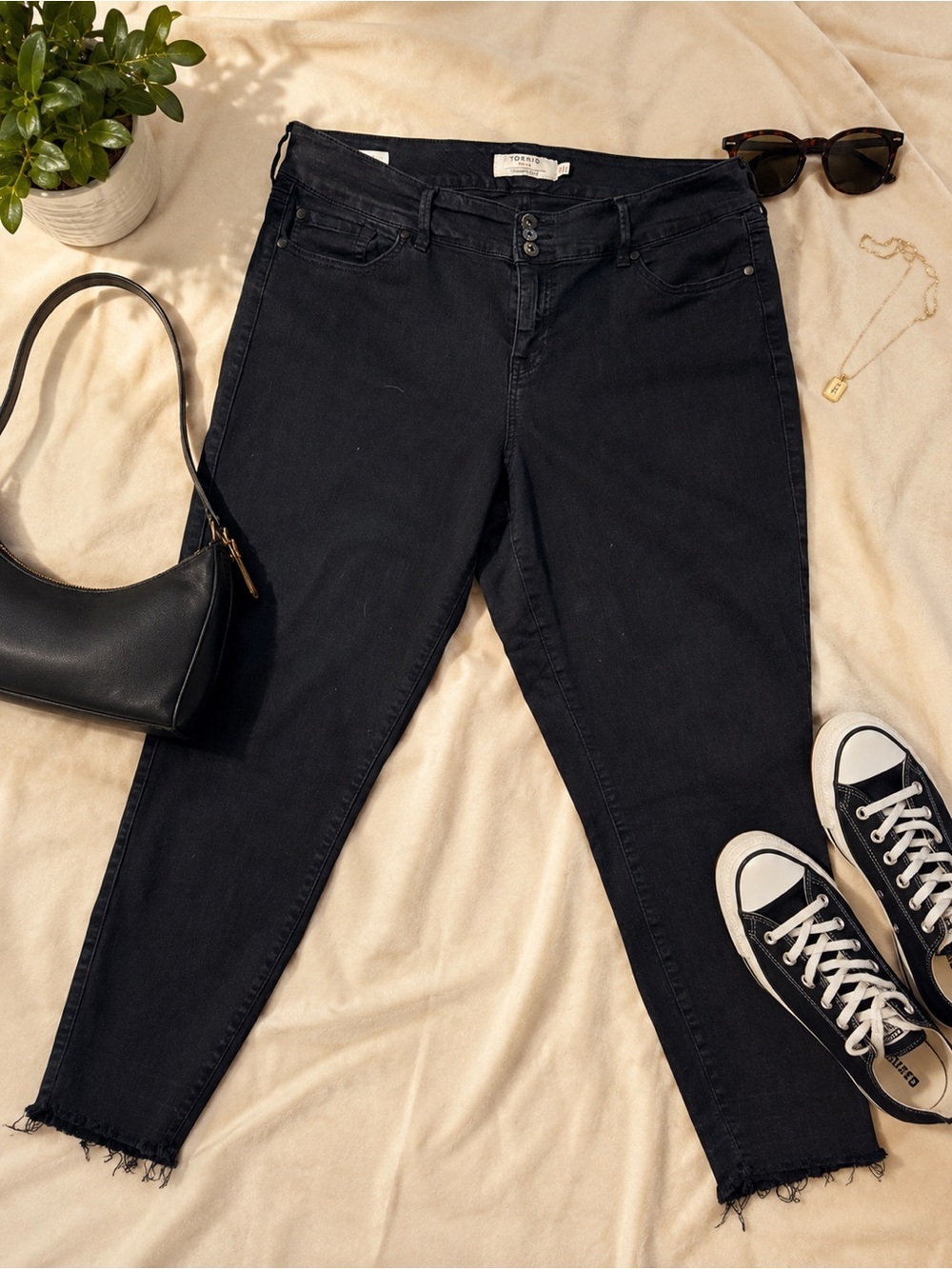 Torrid Black Jegging Crop Jeans Size 20 Plus Size Raw Hem Stretch Denim